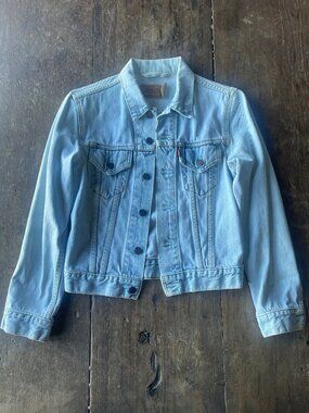 LEVI'S LIGHT SHADE DENIM JACKET FOR GIRLS  I  SMALL SIZE ( Women XS Size)